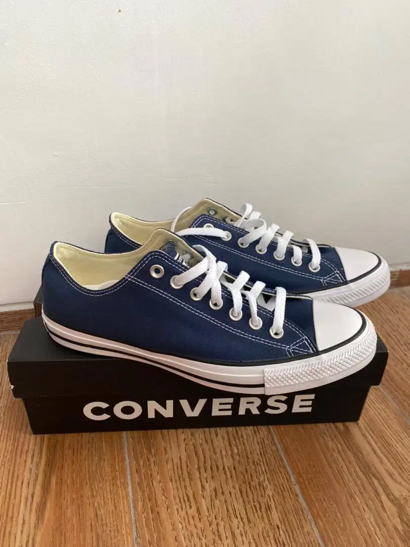 Converse Navy Low