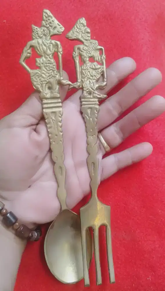Sepasang sendok wayang Kuningan lawas
