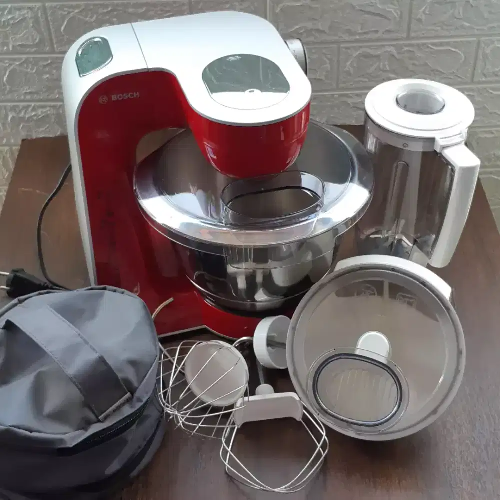 Stand mixer merk Bosch merah bagus