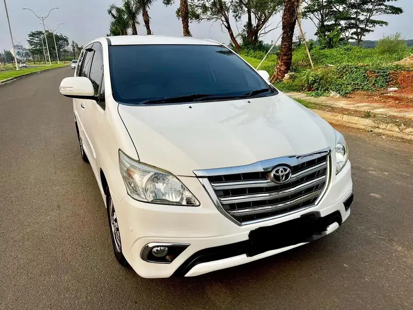 Toyota Innova V 2.0 bensin 2014 AT super white