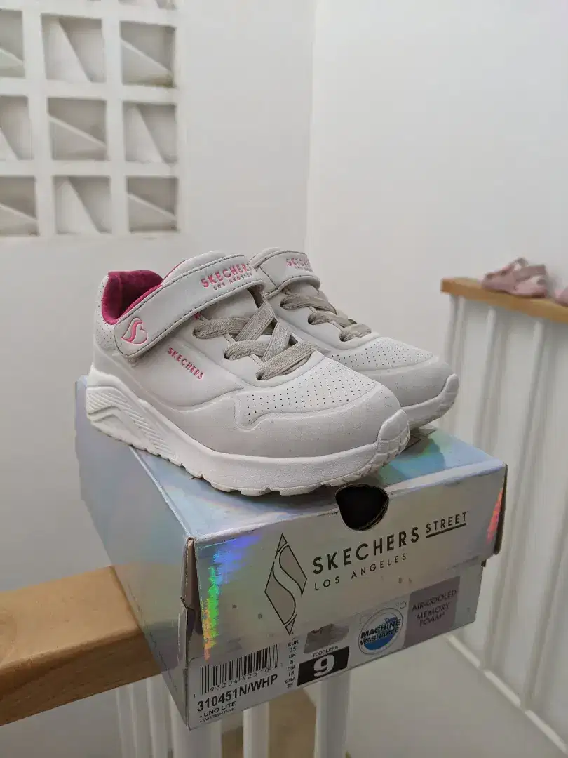 Skechers uno lite toddler size 25