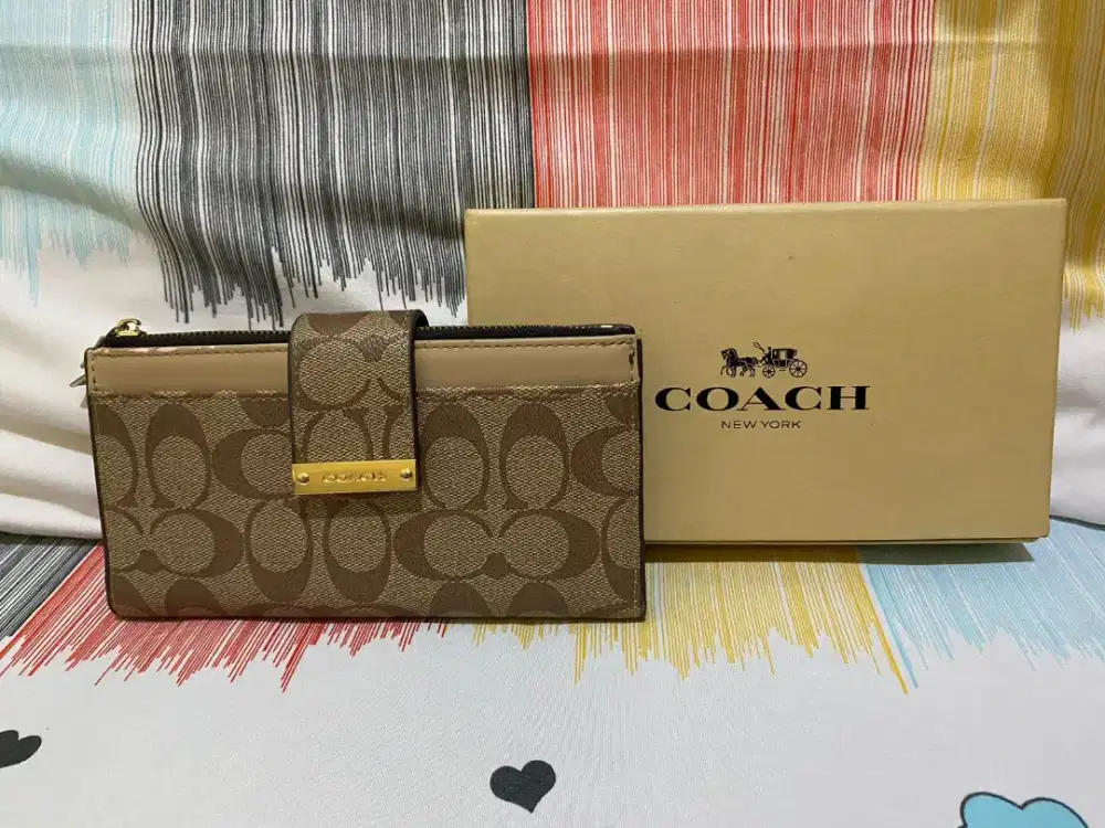 Dompet panjang coach
