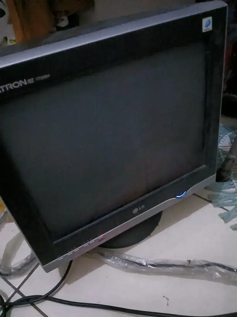 Monitor FLATRON tabung merk LG