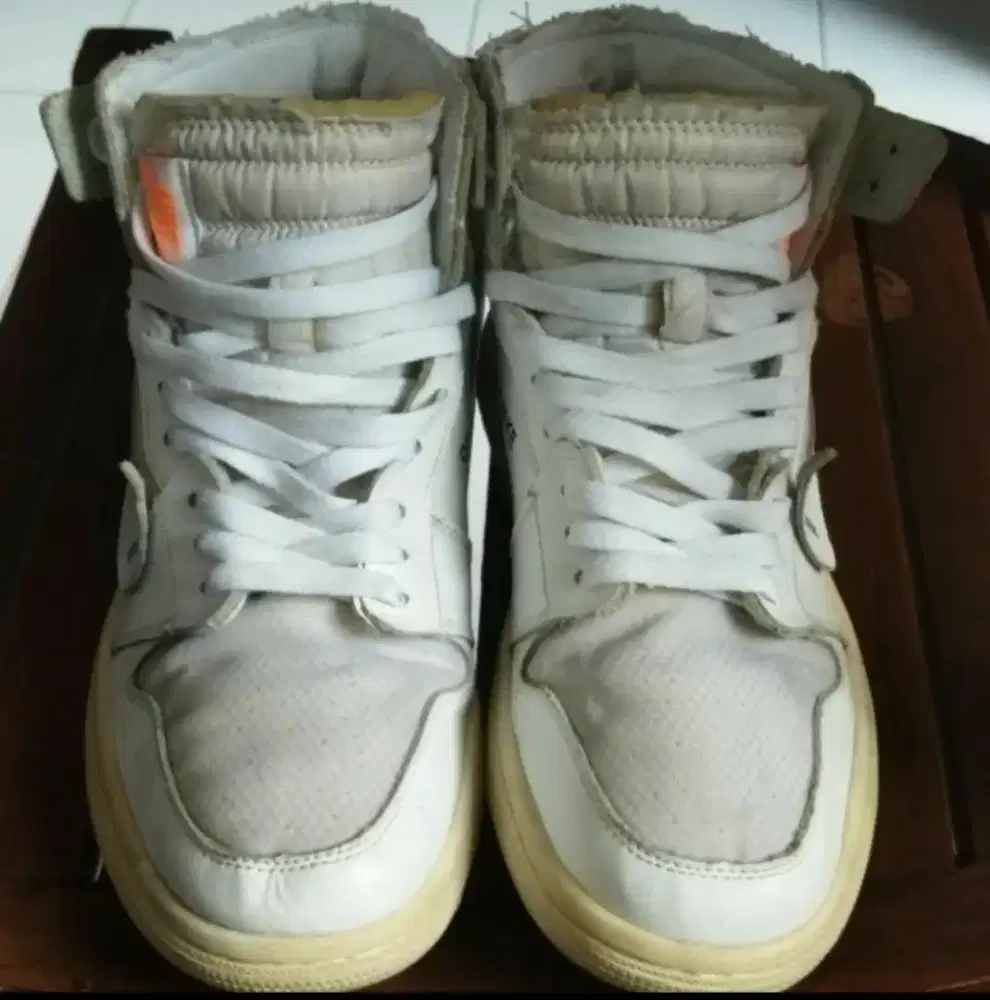 Sepatu Air Jordan Retro high x Off White size 42(26,5cm)