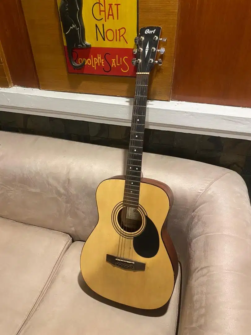 Gitar akustik cort af510e op