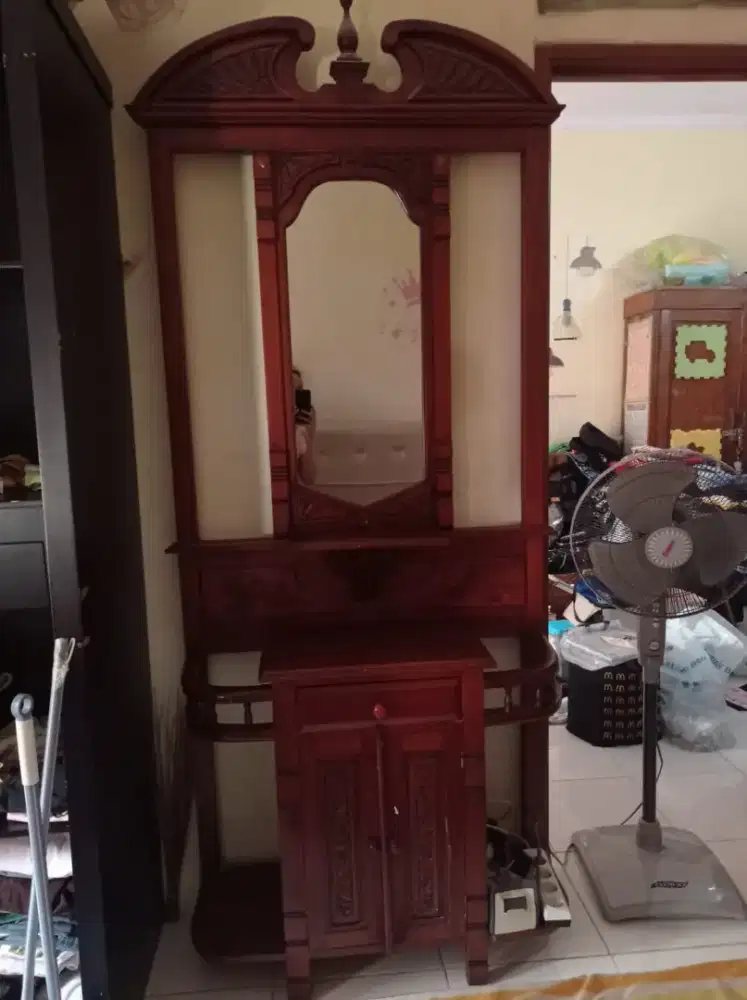 Meja Rias jati muda khas jepara Masih terawat bagus