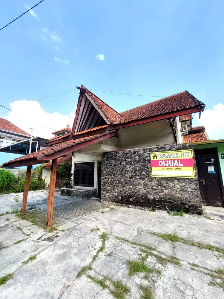 Rumah Klasik Halaman Luas di Pringgokusuman dekat Malioboro