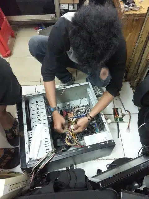 Service Laptop & Komputer