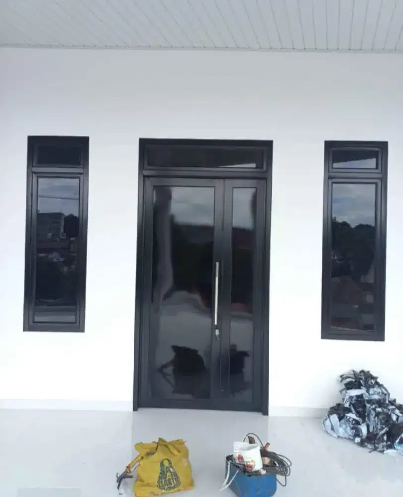 Kusen aluminium pintu dan jendela kaca