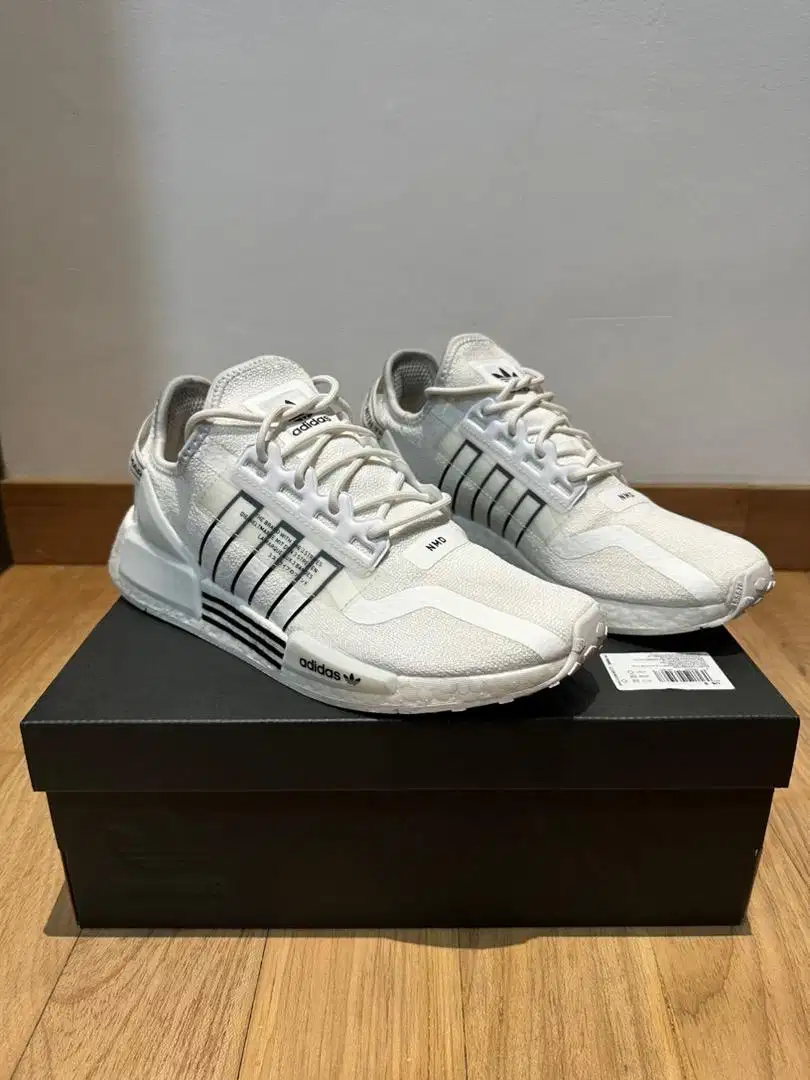 Adidas NMD R1 V2
