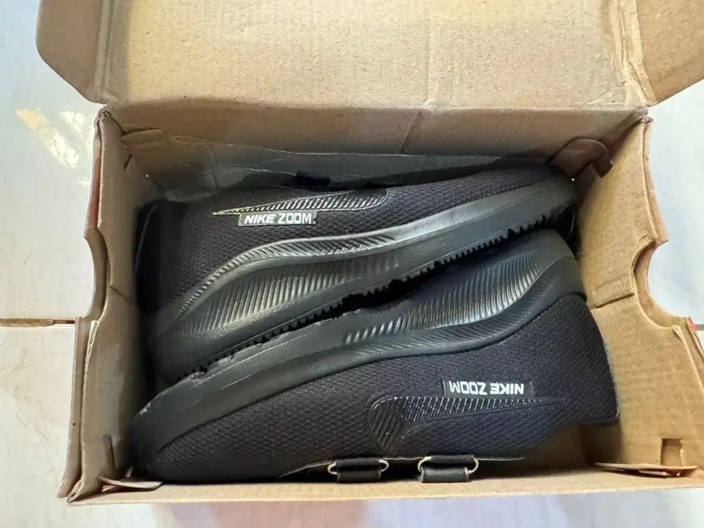 For Sale sepatu anak sekolah Nike full black size 30 pakai perekat