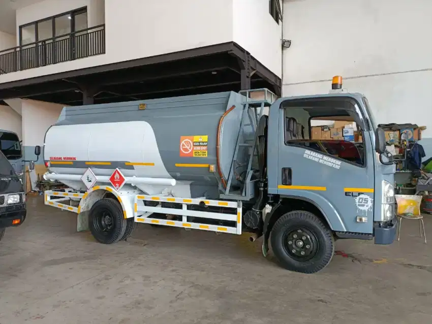 Antik!! ISUZU ELF 6.5HD/6rd Th 2023 Tangki 8000L(Kir Resmi)
