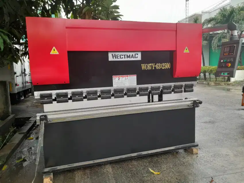 HECTMAC Mesin tekuk plat/press brake/bending 63T x 2500mm