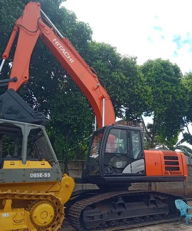 Dijual Excavator Hitachi ZX210F-5G Tahun 2013