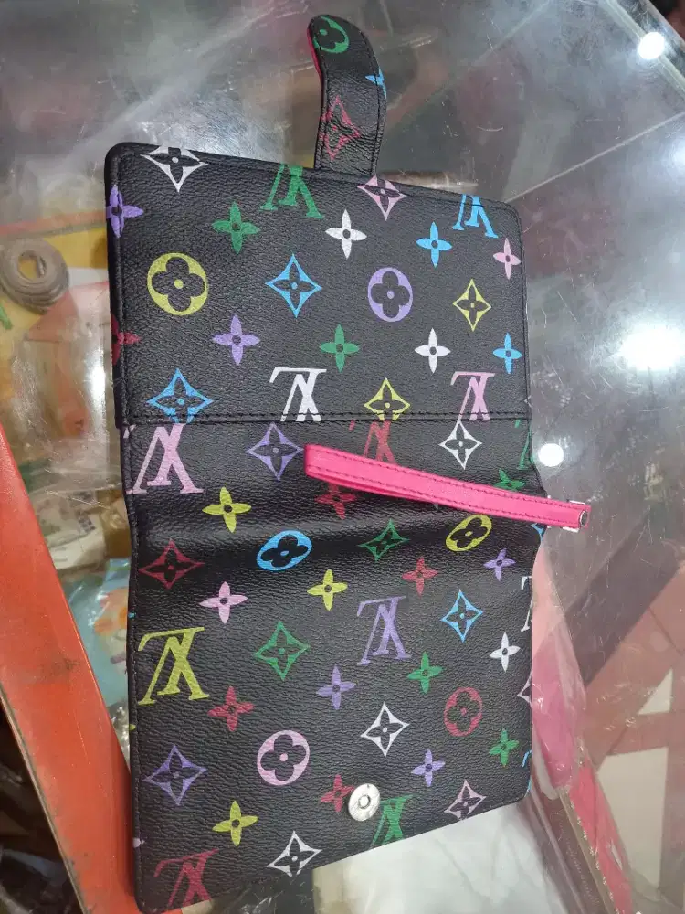 Di  jual  dompet impor.  Bangkok.