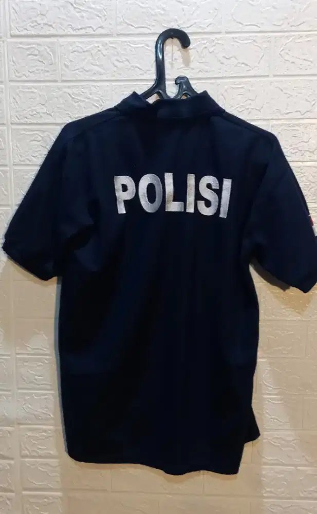 Baju kerah turn back crime size M