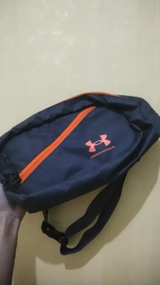 Tas slingbag underarmour unisex