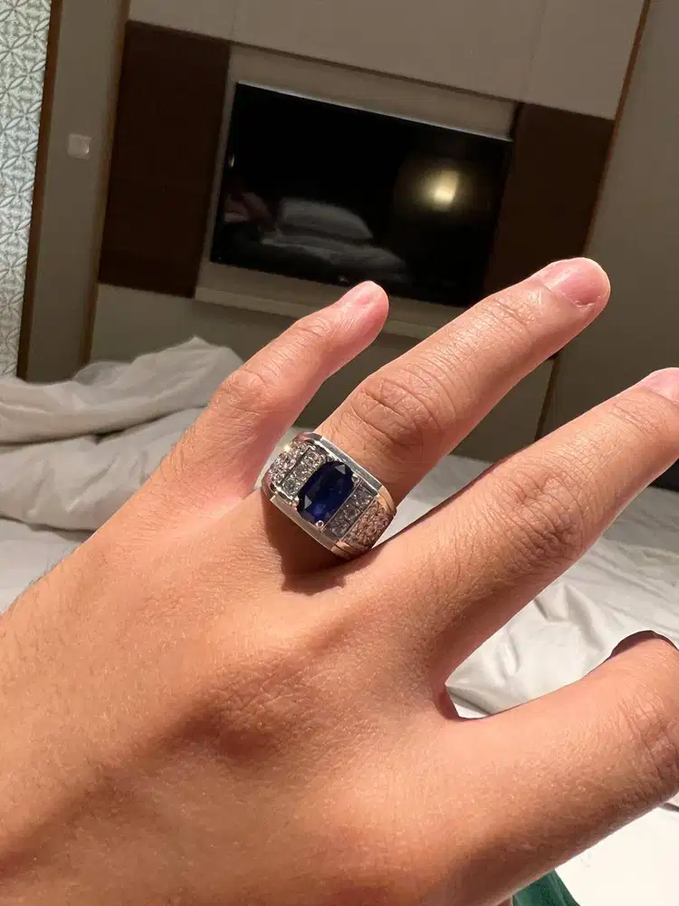 Dijual Cincin Blue Sapphire Srilanka - Royal Blue with Diamond F VVS