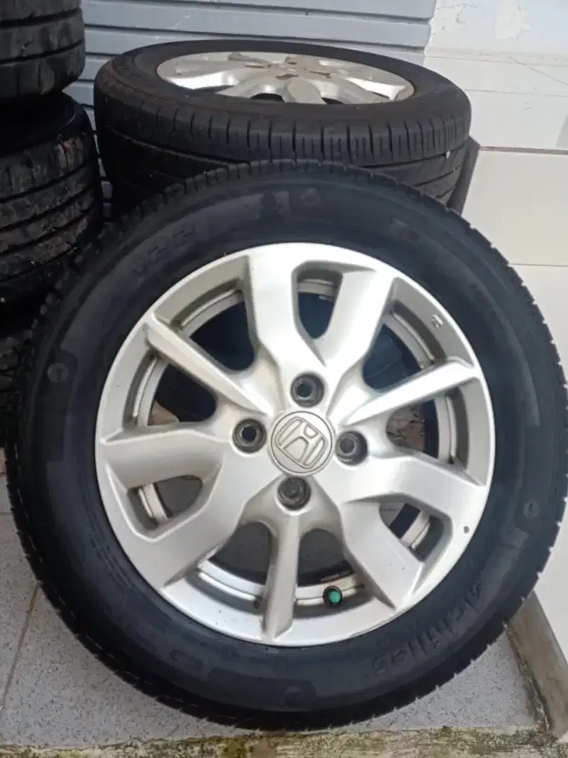 Velg & Ban OEM Brio R14 Good Condition