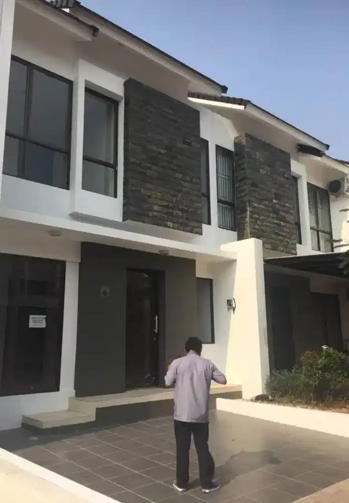 Disewakan Rumah 2 Lantai (Non Furnished)