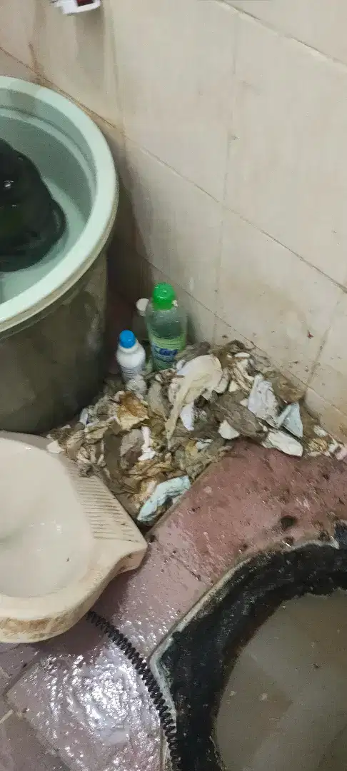 Kamar mandi mampet dan sedot wc