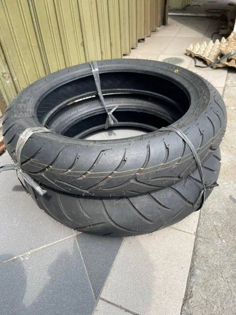 Ban XMAX 2023 Original Like new Kondisi 99.9%, baru pakai 1 km