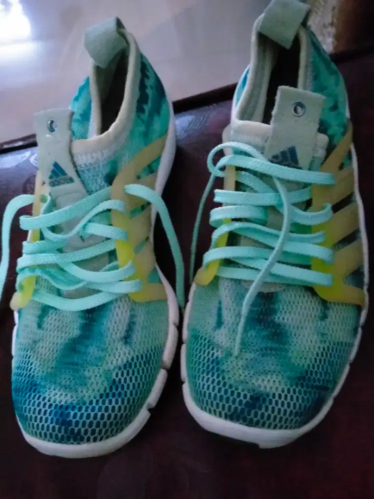 Sepatu Adidas ori