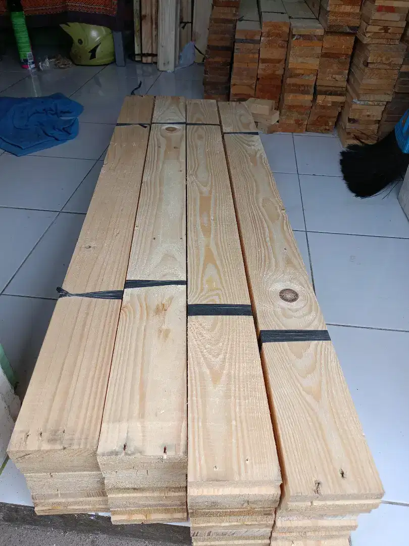 Kayu palet jati Belanda serut halus 100 x 9 cm