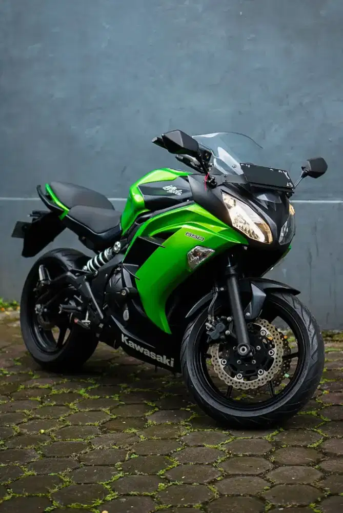 Kawasaki ER6F hijau, ganteng dan banyak extranya!