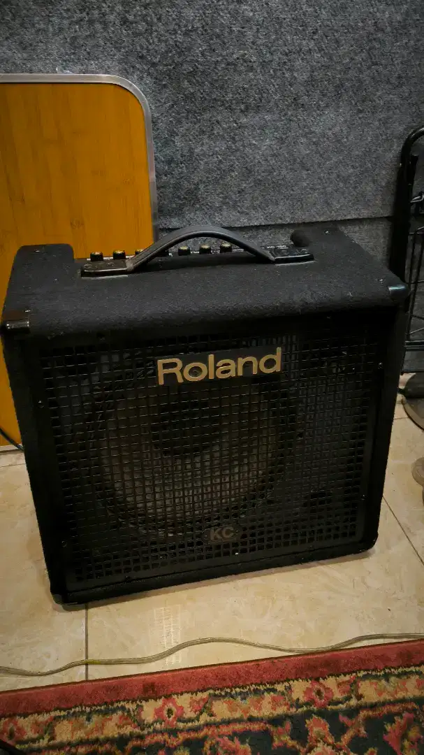 ROLAND KC 150 Kondisi Bagus