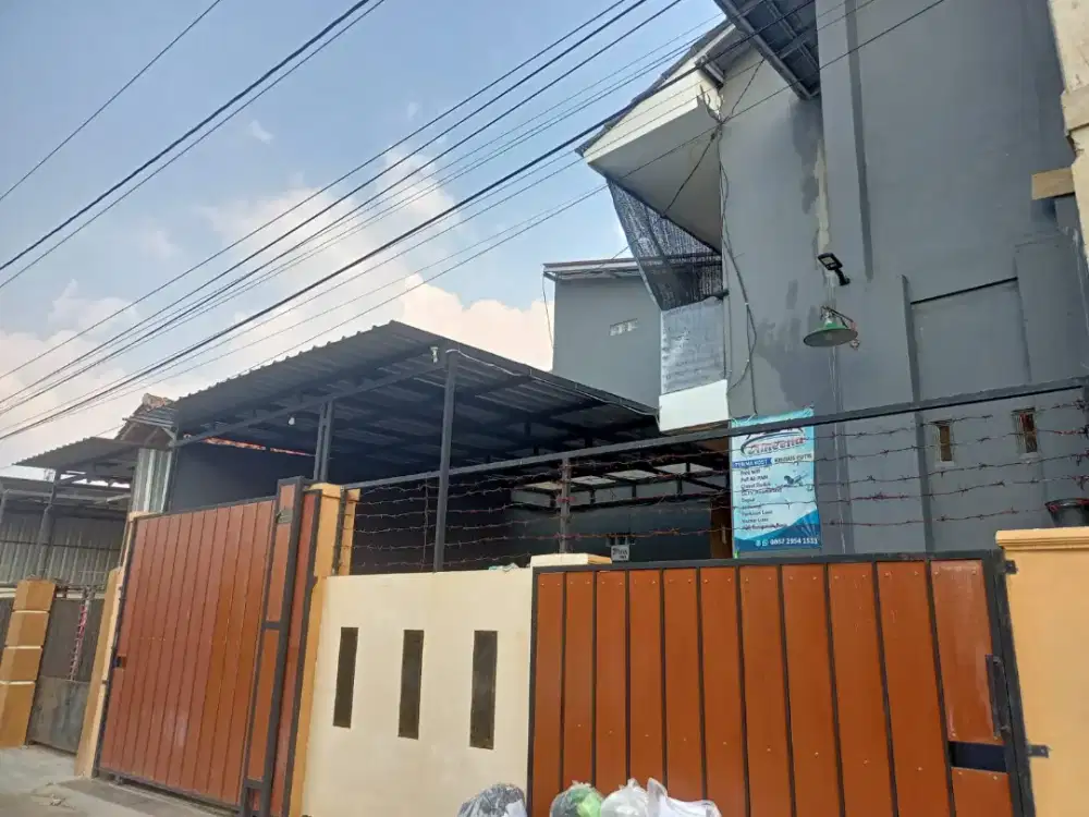 Kos bonafide depan Universitas Bhamada Slawi (kampus bergengsi)/ nego