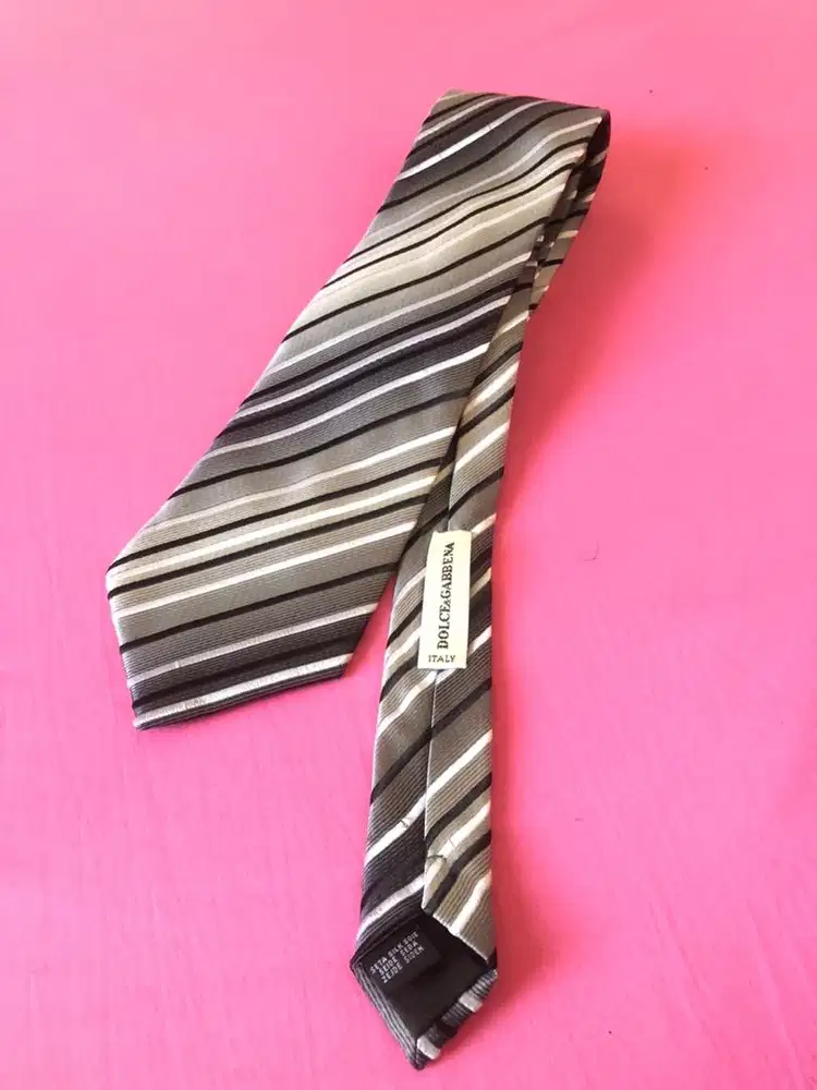 Dasi pria  Dolce and gabbena