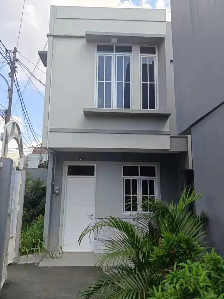 Di Jual Rumah 2 lantai dengan design minimalis modern di Jakarta Pusat