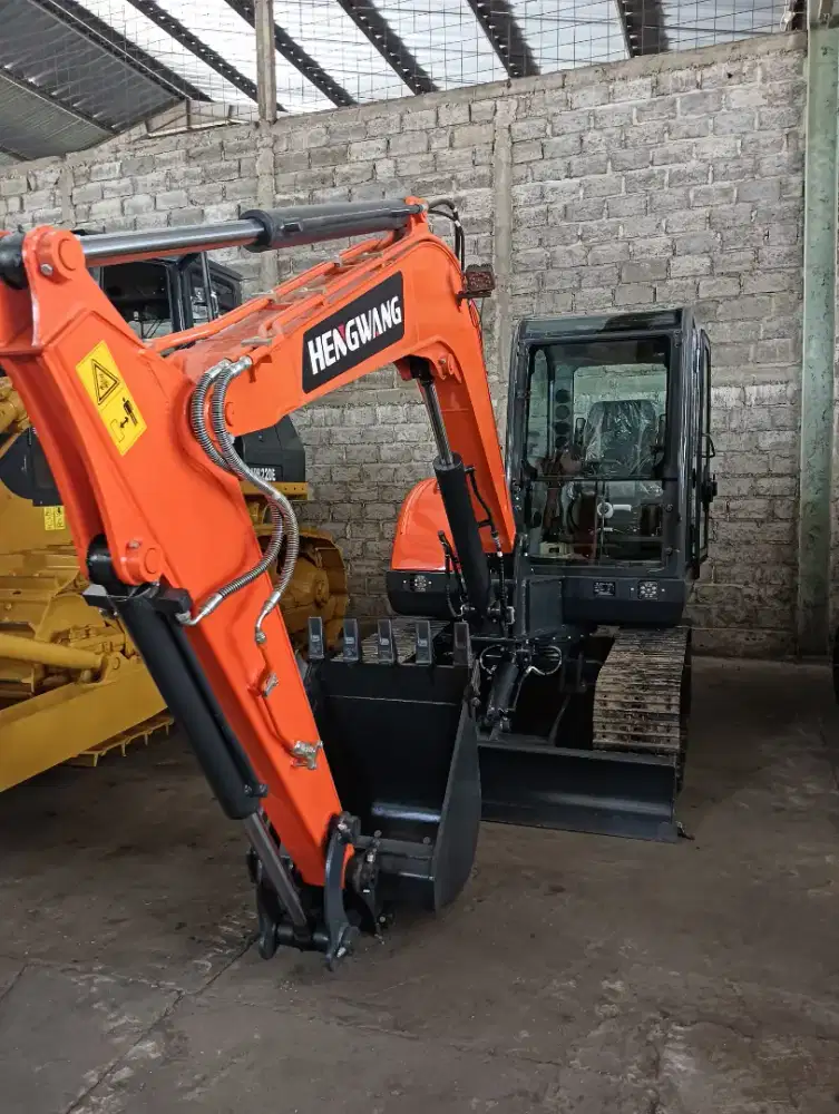 Excavator HW 60 di 6 ton