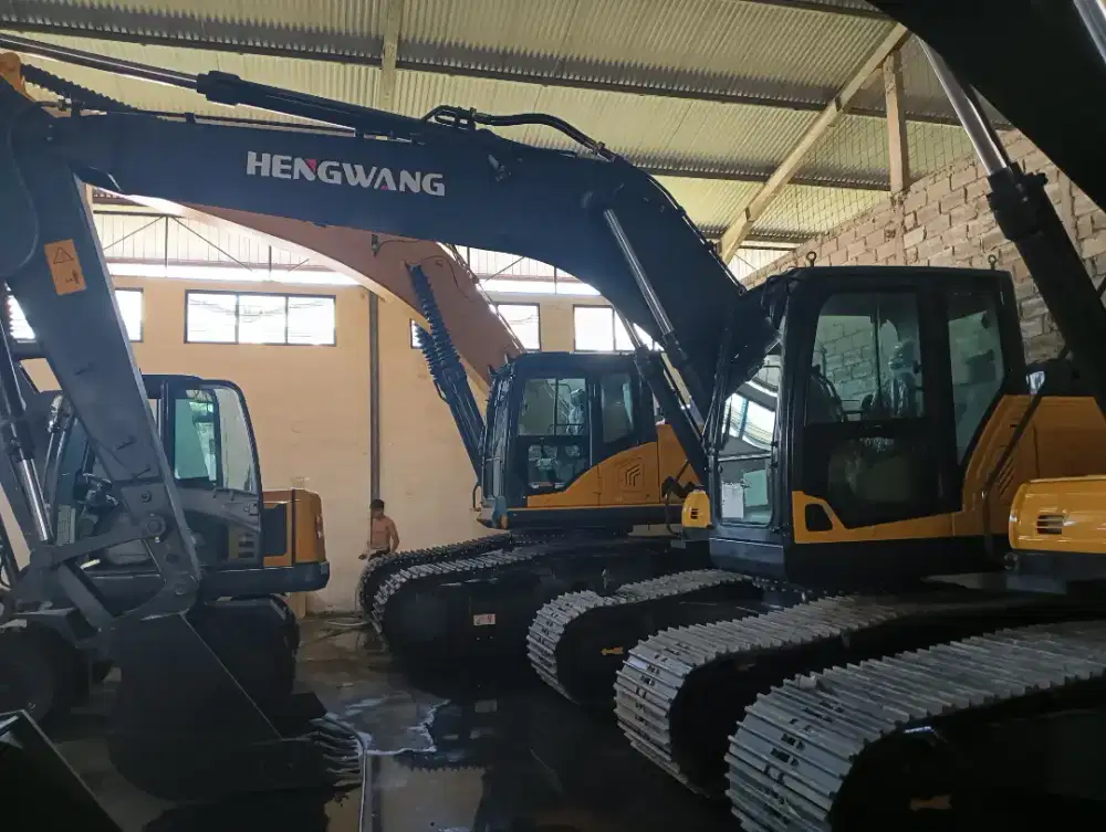 Excavator HW.220 di 22 ton