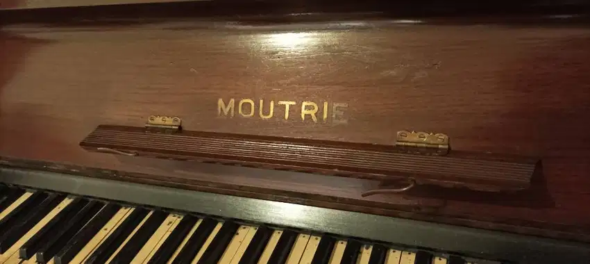 PIANO MOUTRIE CLASSIC