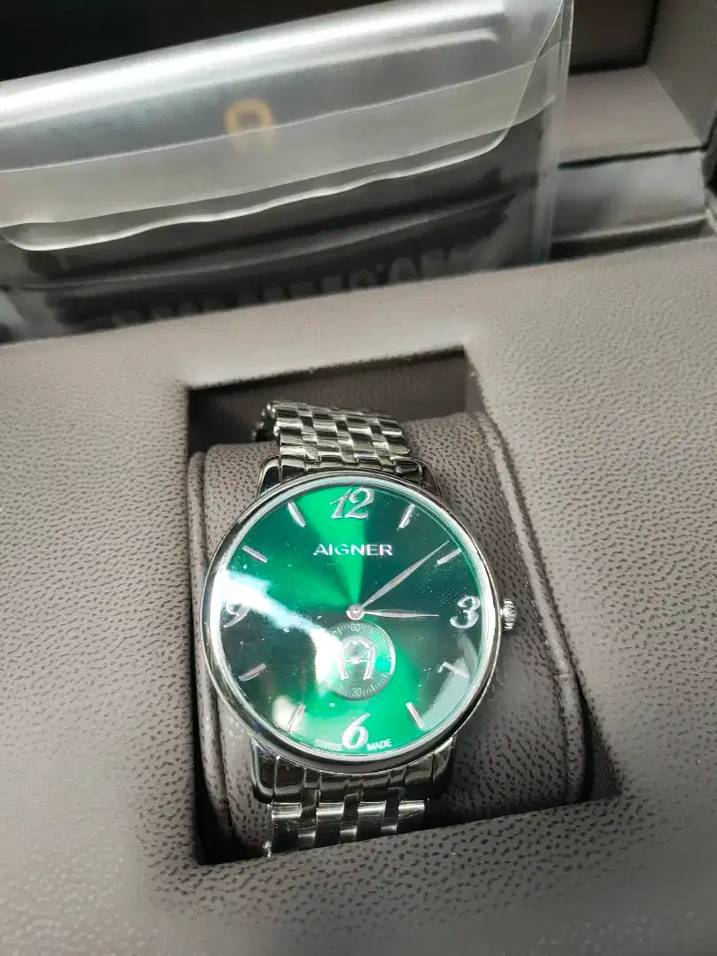 Jam tanga Aigner asli