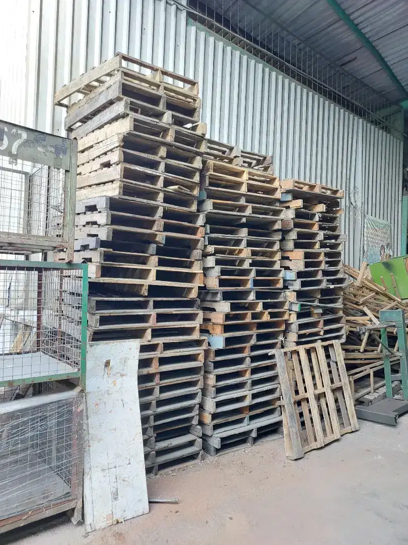 Pallet kayu 100 x 120 cm