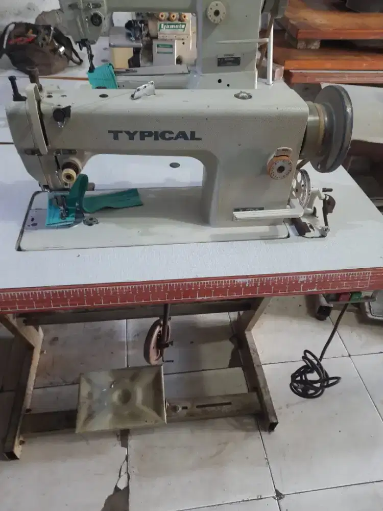 Mesin jahit kulit atau sofa..mesin walking foot merk typical