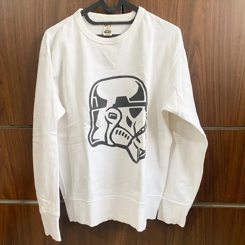 Sweater Uniqlo UT Originial edisi Dart Vader Star Wars