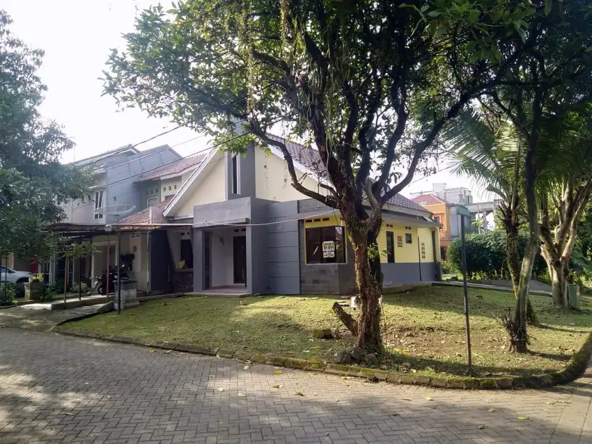 Rumah Hoek di Pakuan Regency Dekat Kampus IPB Dramaga