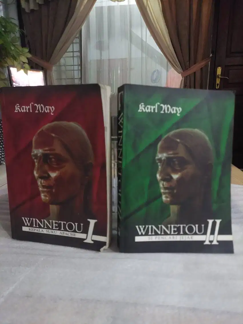 Novel Karya Karl May Winnetou 1 Kepala Suku Apache dan Winnetou 2