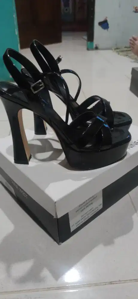 Sepatu Highells original NineWest UK.40