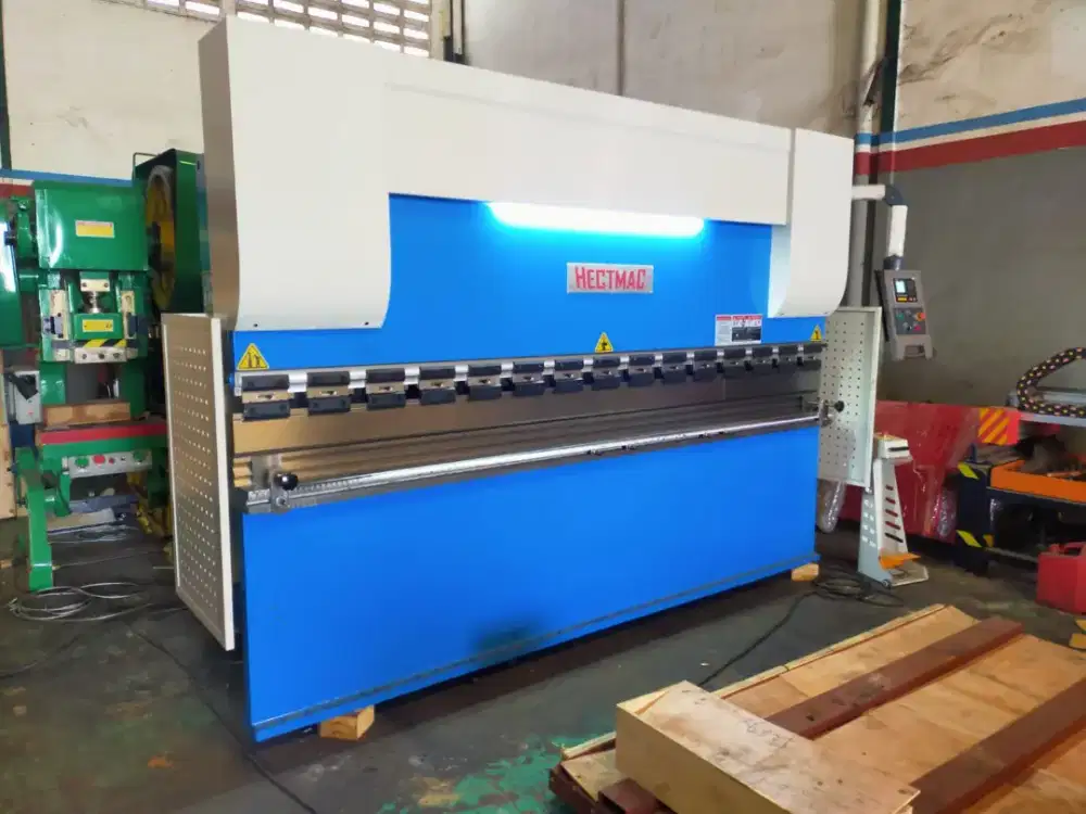 HECTMAC Mesin Tekuk Plat/Press Brake/Bending