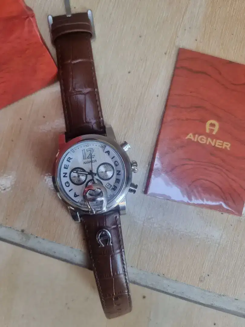 Jam aigner tali kukit coklat