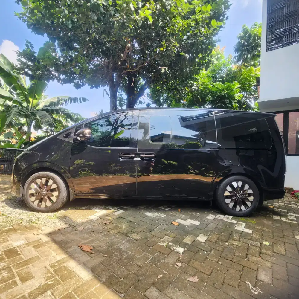 Rental atau overkredit Hyundai STARIA 2.2 Turbo Diesel 9 seat mewah