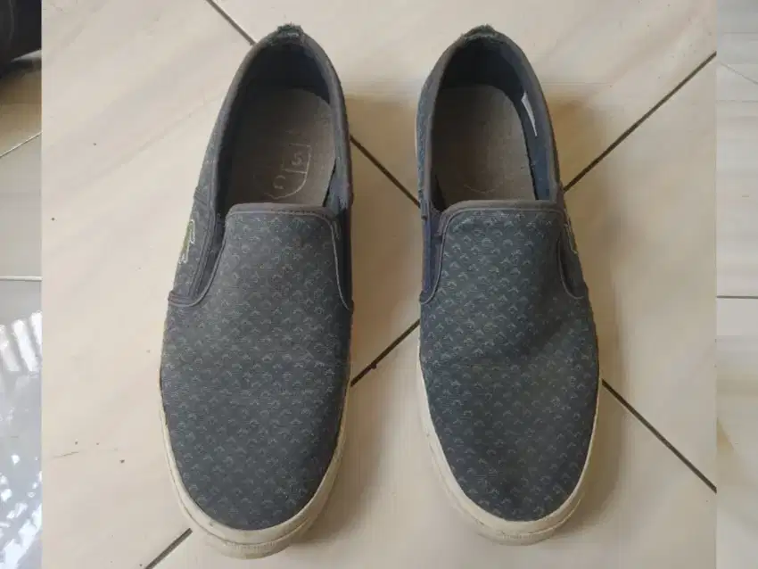 Sepatu lacoste casual slip on