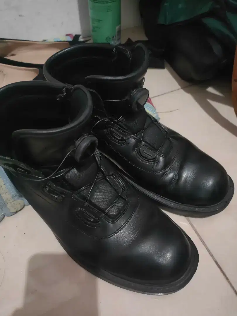 Jual sepatu pdh tali putar 42 jatah