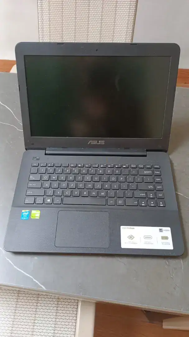 Dijual cepat Laptop Asus i5 4210 generasi 4 ssd nvidia mulus bangett