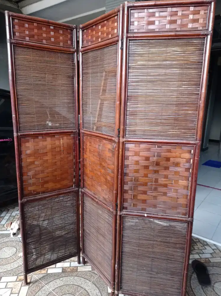 Tirai portabel bambu